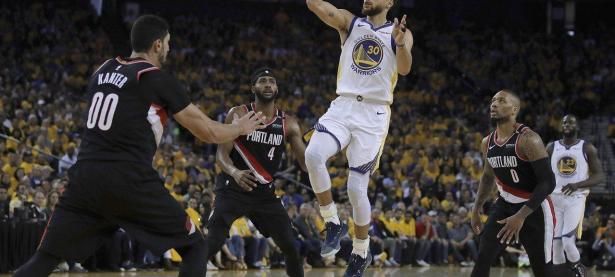 半岛体育体育视频-包含勇士客场险胜开拓者，柯瑞全场34分喜获四连胜的词条