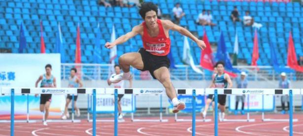 半岛体育体育app下载-包含田径项目选手突破个人极限，圆梦金牌的词条