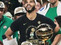 半岛体育体育官网-凯尔特人战胜掘金，绝地逃生