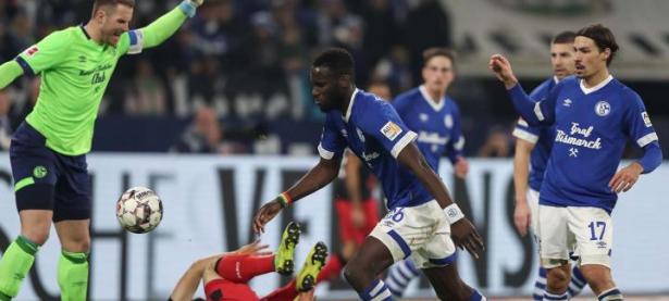 半岛体育体育培训-沙尔克主场不慎失利，积分减少的简单介绍