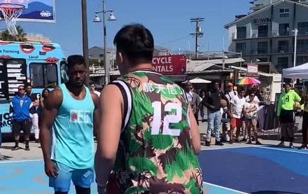 半岛体育体育网站入口-队员配合默契，成功带来胜利