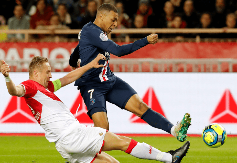 包含摩纳哥客场征服梅斯，法甲势头正猛的词条