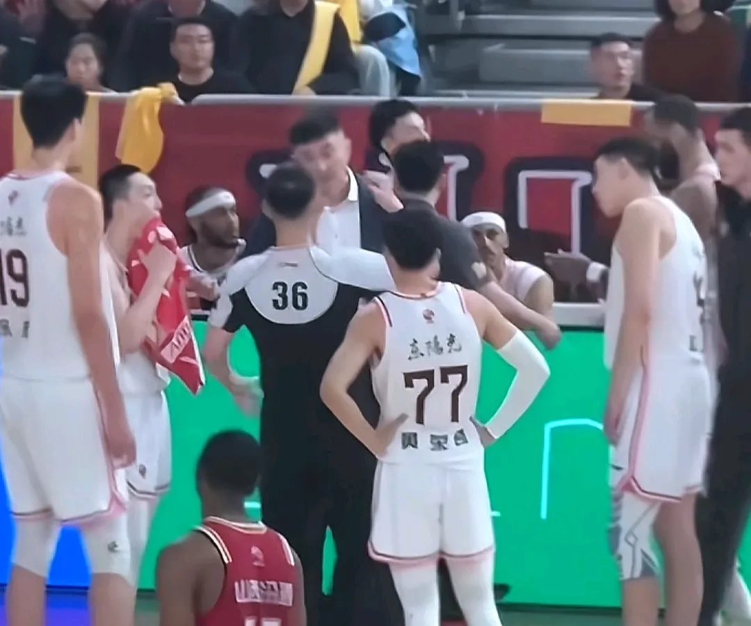 广东队战胜山东男篮，取得双杀