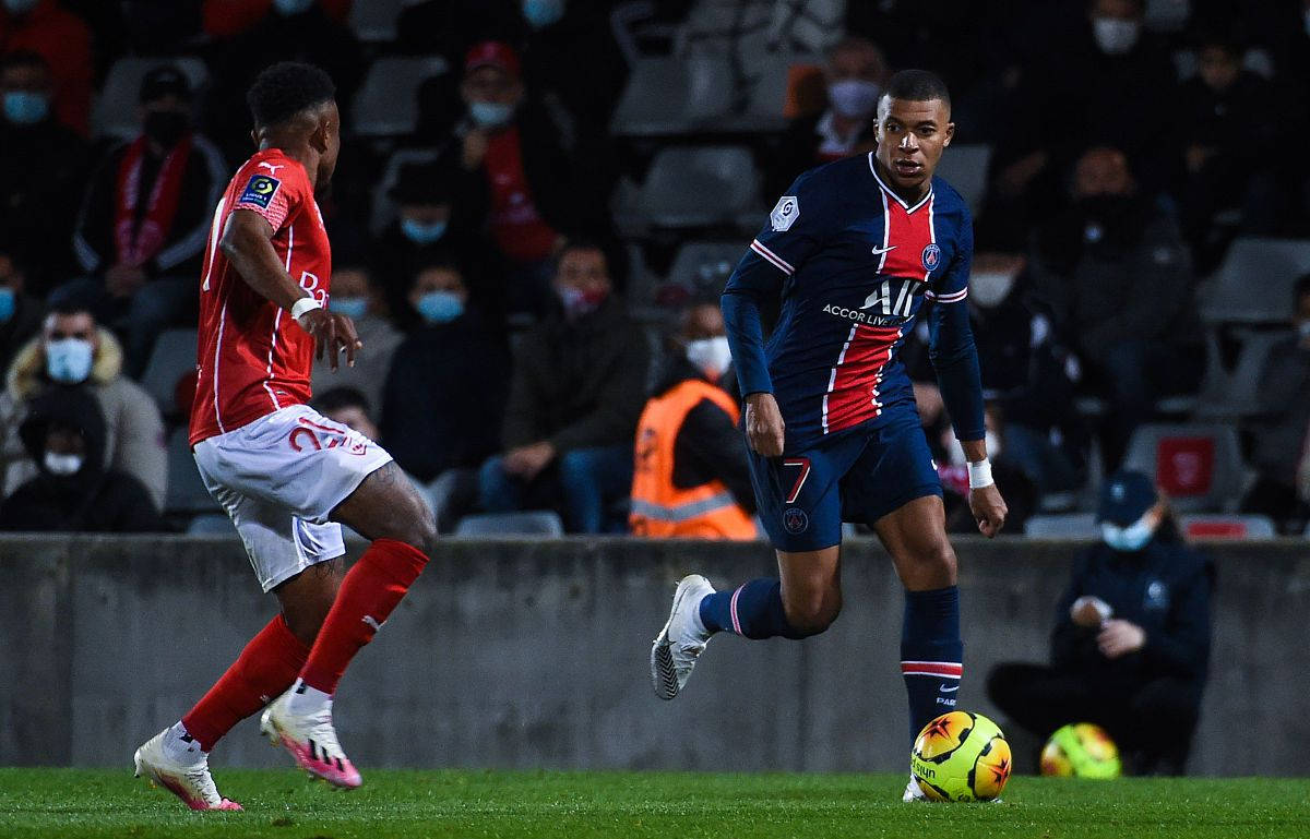 瓦朗谢纳主场击败尼姆,豪取联赛第四 瓦朗谢纳主场击败尼姆,豪取联赛第四