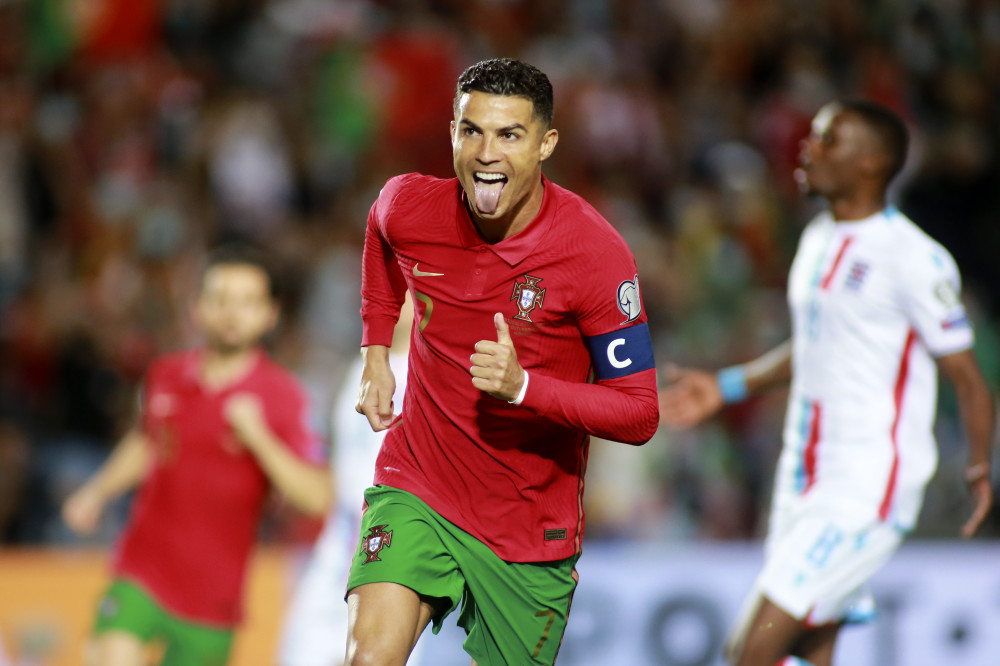 卢森堡足球队突围成功，实现第一步