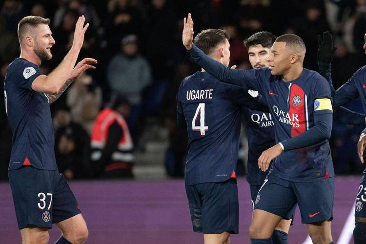 巴黎圣日耳曼轻松取胜，实力碾压对手的简单介绍