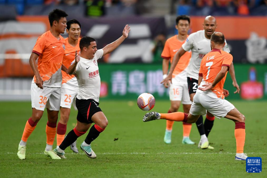 国内足球锦标赛火热进行,球员技术水平不断提升的简单介绍 国内足球锦标赛火热进行,球员技术水平不断提升的简单介绍