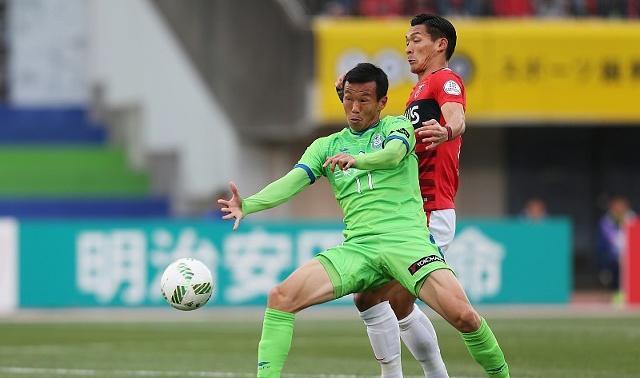 包含札幌八战五胜，取得历史性胜利的词条