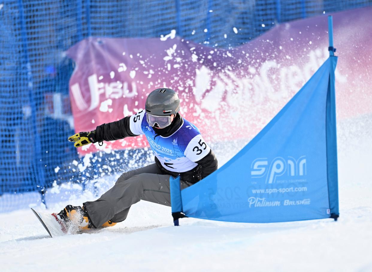 单板滑雪冠军横空出世，惹人关注