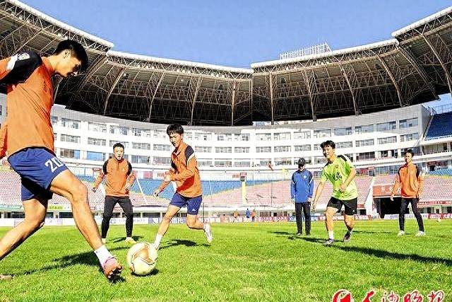 长沙队在最新一场比赛中赢得胜利，领跑积分榜的简单介绍