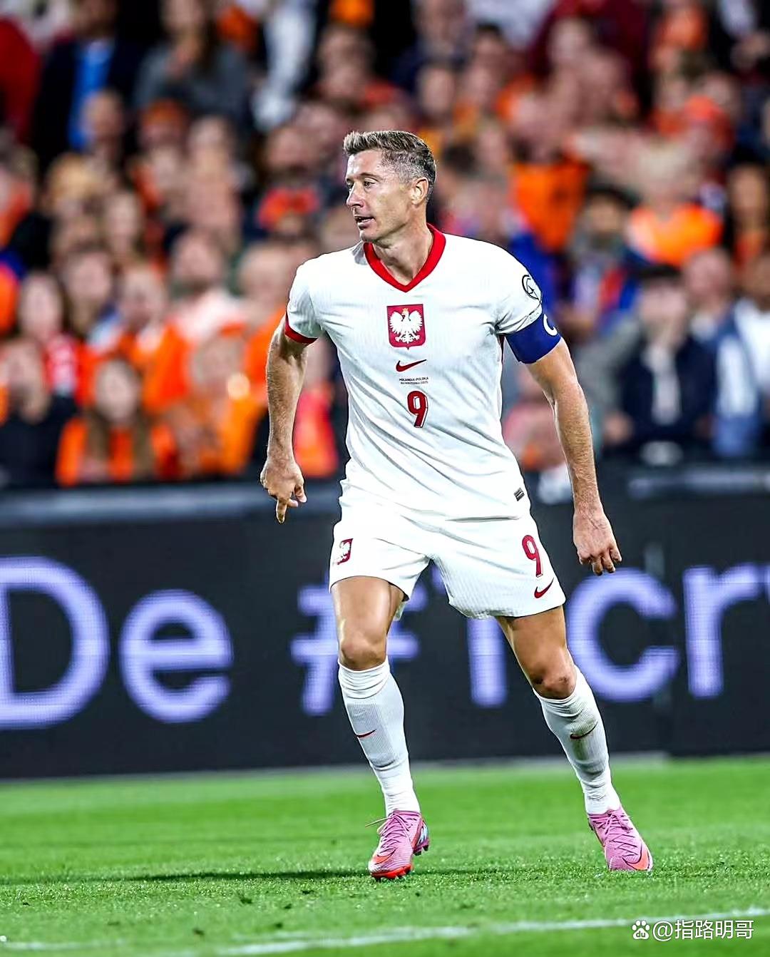包含波兰队主场小胜斯洛伐克，逼近晋级的词条